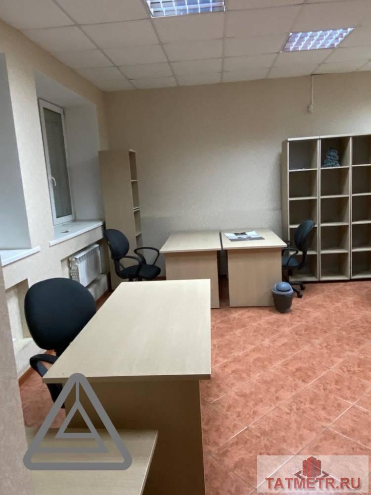 Коммерческая / Аренда / Офисы, Казань, улица Лейтенанта Шмидта, 80 000 Сдается офисное помещение 82 кв.м по адресу: Лейтенанта Шмидта 34/18 . В хорошем состоянии В помещении — Телефон —... - 15