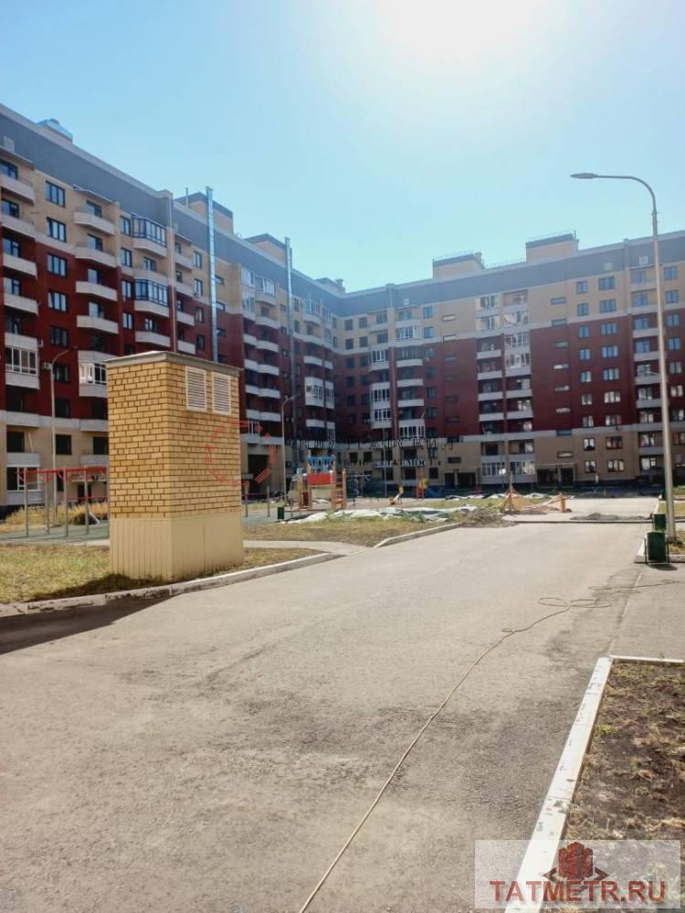 Продажа / Квартиры, Казань, улица Зур Урам, 8 350 000 Продаю двухкомнатную квартиру в новом кирпичном доме. ДОМ СДАН! Квартира очень светлая, с двумя балконами. Комнаты... - 3