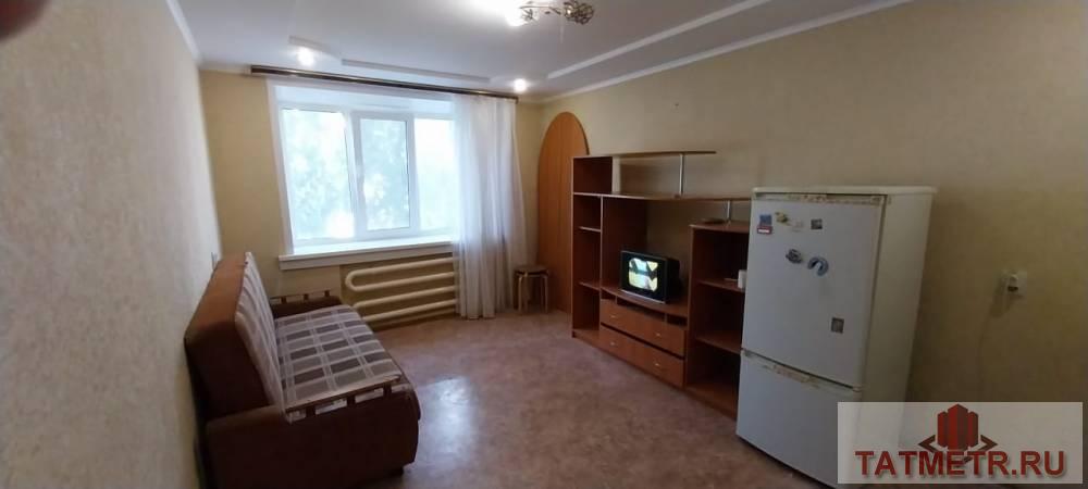 Аренда / Комнаты, Зеленодольск, Ленина улица, 5 000 Сдается комната в г. Зеленодольск. Комната просторная, уютная в отличном состоянии. В комнате имеется: диван,...