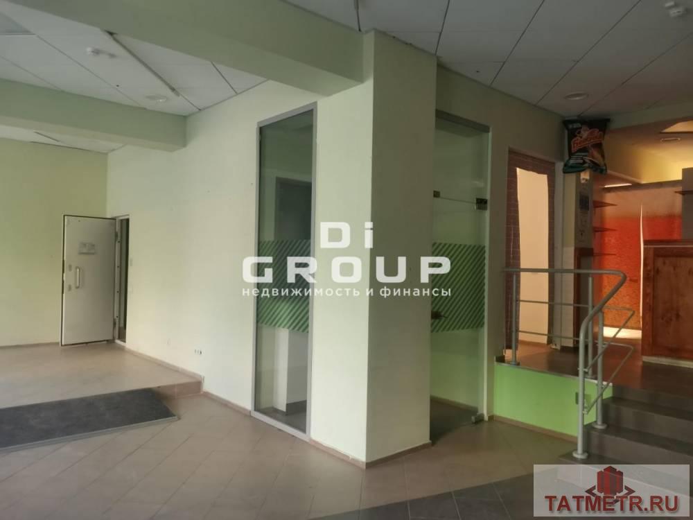 Продажа / Коммерческая / Office, Казань, улица Гагарина, 17 000 000 Нежилое помещение на 1 этаже по ул.Гагарина. 1 линия. Большой пешеходный и автомобильный трафик.Отдельный вход.... - 2