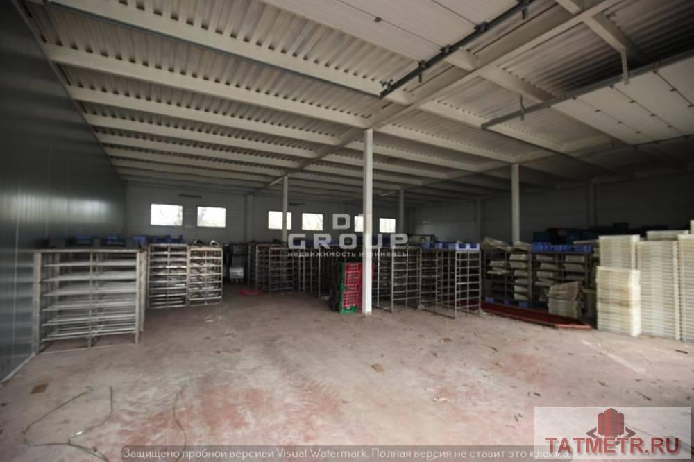 Аренда / Коммерческая / Manufacturing, Зеленодольск, Озерная улица, 350 000 Сдается помещение в Зеленодольске. Общая площадь помещений 1400 кв.м., первая линия улицы Озерная. Высота потолков 6... - 1