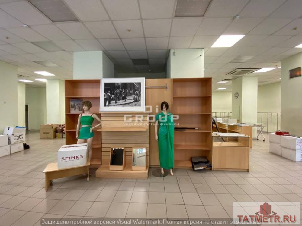 Коммерческая / Аренда / Офисы, Казань, улица Декабристов, 253 000 Сдается в аренду помещение по улице Декабристов. Площадь 230 кв.м., первая линия, первый этаж, рядом Пятерочка,...