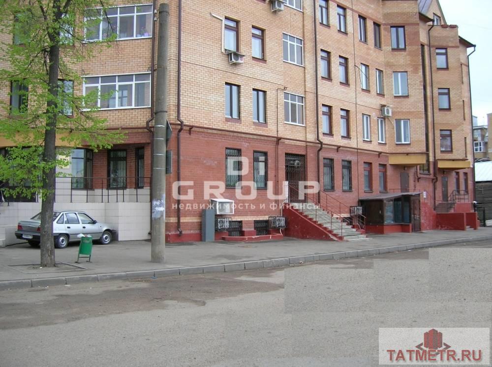 Коммерческая / Аренда / Офисы, Казань, улица Каюма Насыри, 142 800 Помещение располагается в Старо-татарской слободе, в цокольном этаже, с высокими окнами, 5-ти этажного кирпичного... - 3