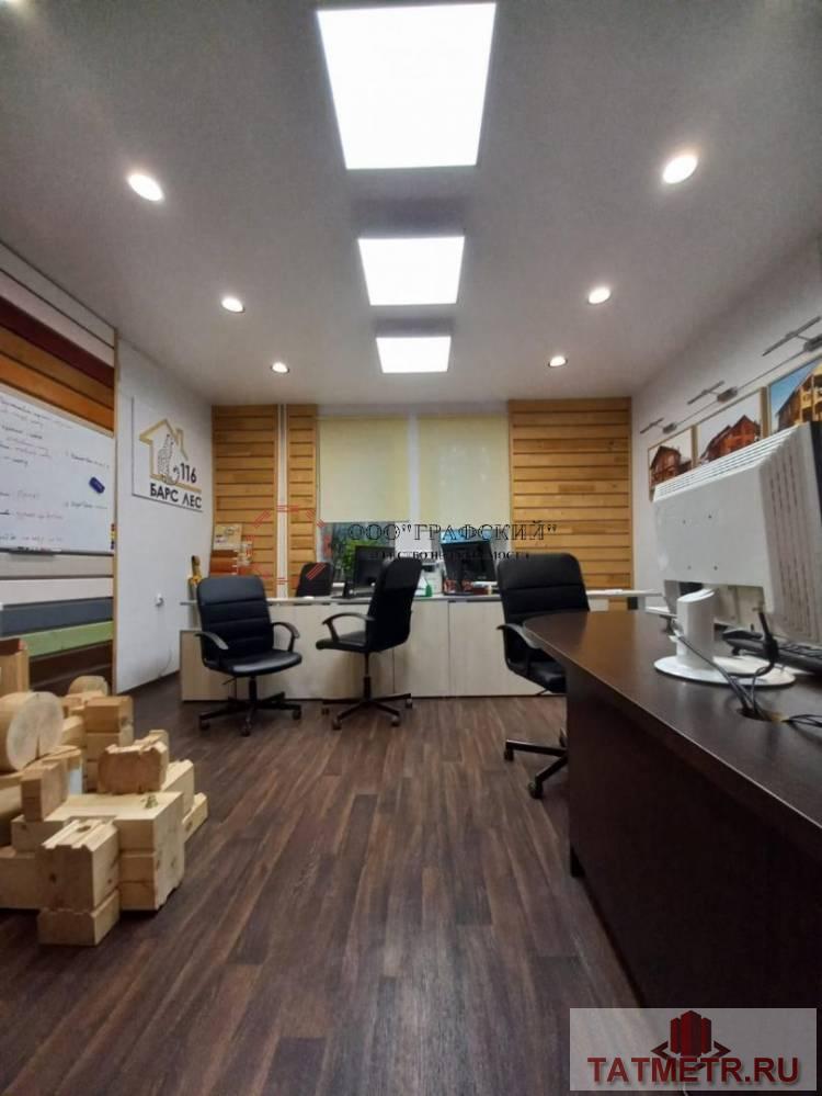 Продажа / Коммерческая / Office, Казань, Петербургская улица, 8 190 000 Продаю помещение в самом центре города. Большой пешеходный и автомобильный трафик. Идеально под офис,...
