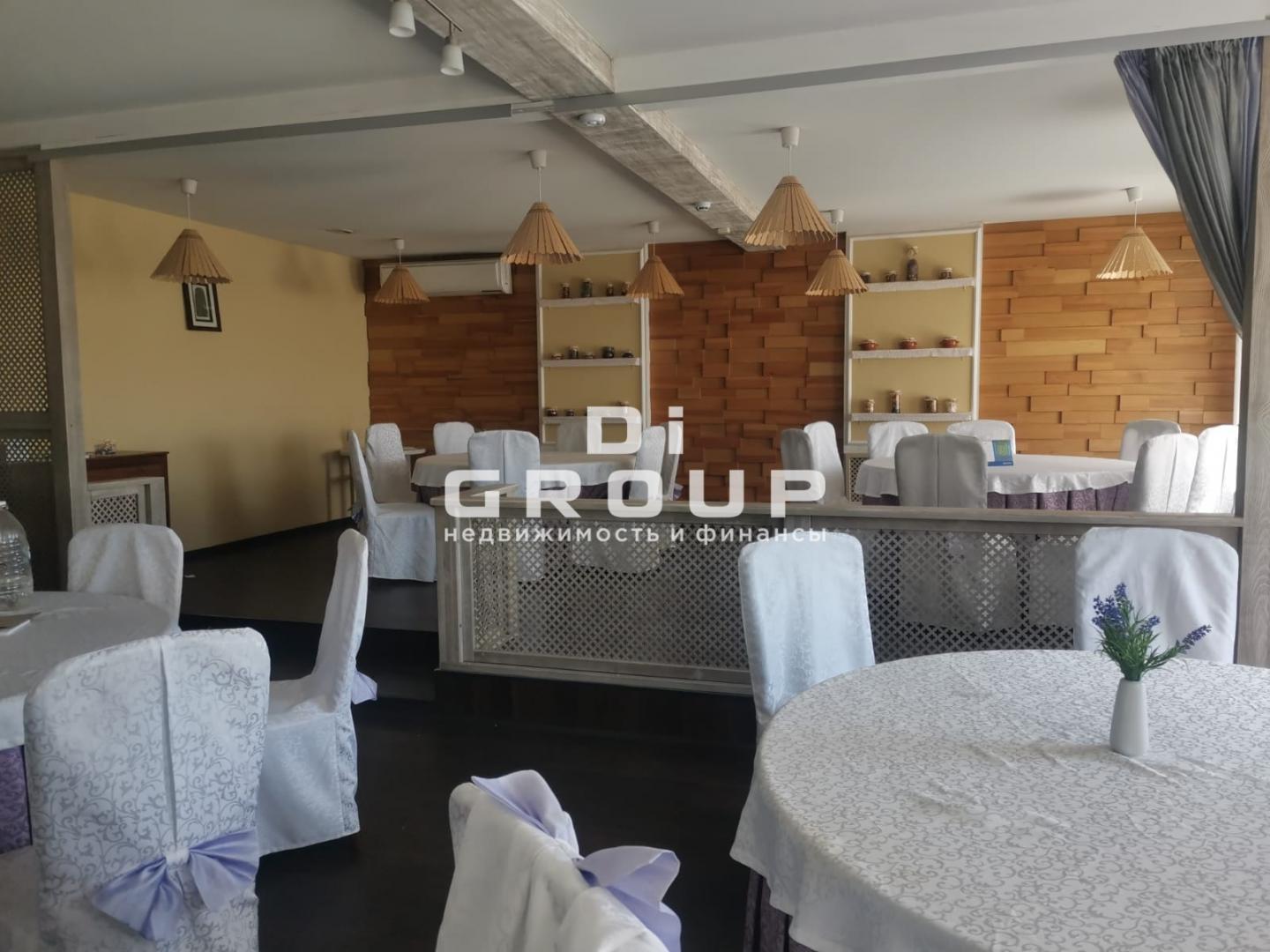 Аренда / Коммерческая / Public catering, Казань, улица Нариманова, 700 000 Предлагается к аренде здание по ул.Нариманова. Характеристики: — 2 этажа и полноценный подвал; — 2 парадных входа и... - 3