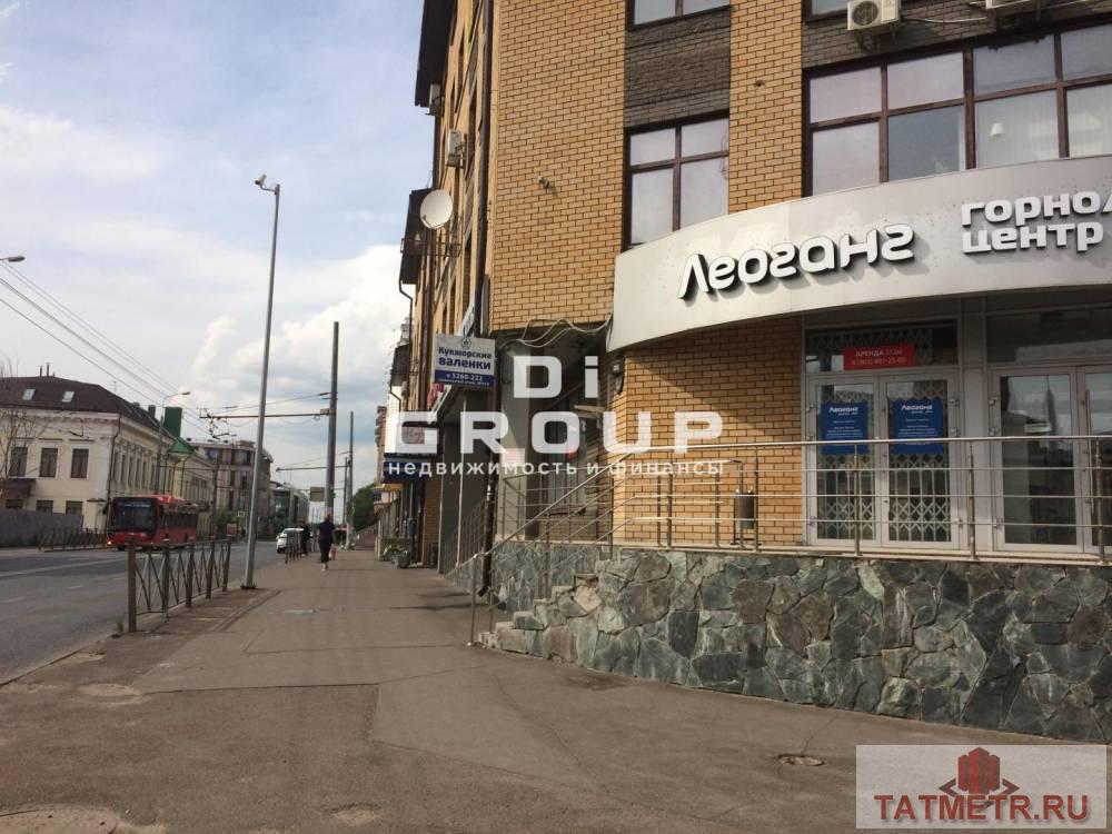 Коммерческая / Аренда / Офисы, Казань, улица Тази Гиззата, 240 000 Основные характеристики: — первый этаж нежилого здания (бизнес-центр); — 1 линия, высокий автомобильный и пешеходный... - 1