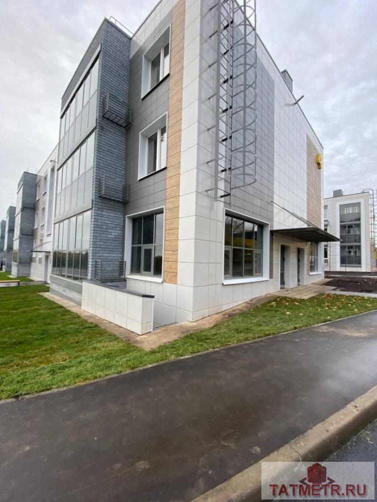 Продажа / Коммерческая / Office, Царево, улица Петра Гаврилова, 6 676 800 Продается помещения свободного назначения в ЖК Царево общ пл.55.64 кв м Торцевое.1 линия . 1 этаж с отличным...