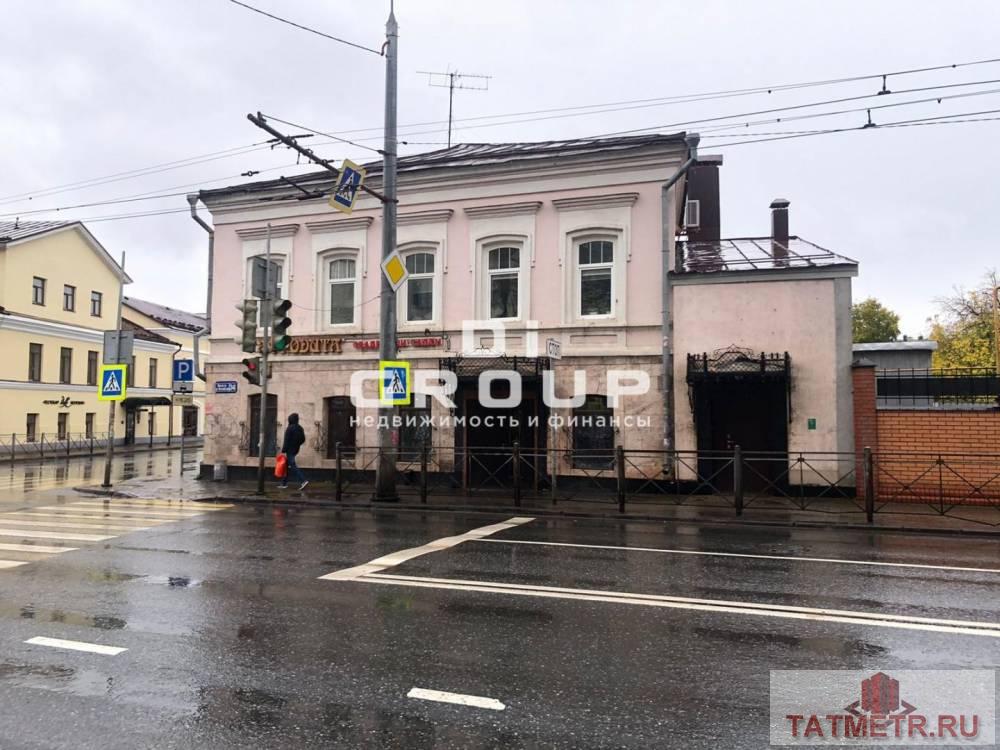 Коммерческая / Аренда / Офисы, Казань, Московская улица, 120 000 Сдается в аренду помещение свободного назначения площадью 100 м² на первом этаже. — Большой автомобильный и... - 2