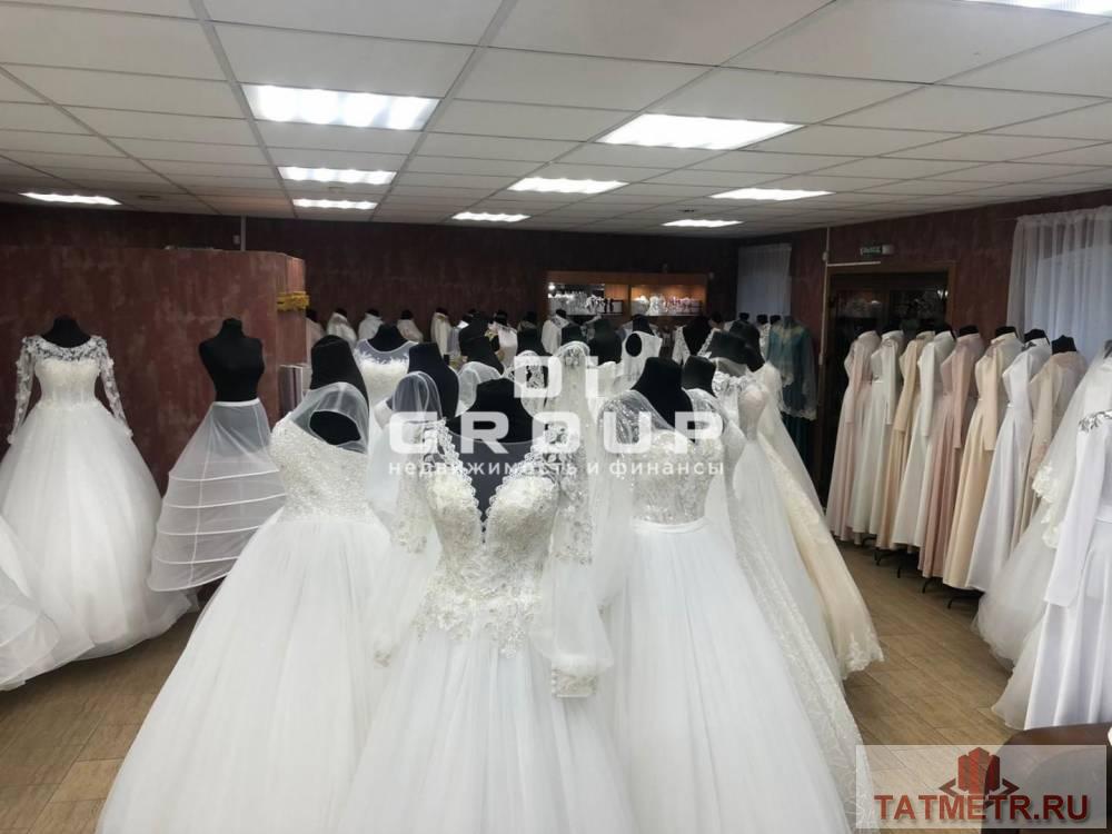 Коммерческая / Аренда / Офисы, Казань, Московская улица, 120 000 Сдается в аренду помещение свободного назначения площадью 100 м² на первом этаже. — Большой автомобильный и... - 5