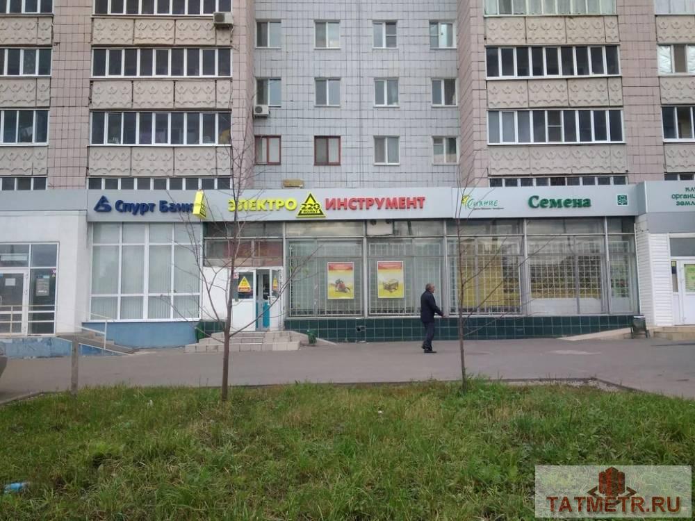 Коммерческая / Аренда / Торговые помещения, Казань, Проспект Победы, 1 000 Сдается в аренду помещение свободного назначения площадью 100 м² на первом этаже. по адресу Проспект Победы 29\57 —...