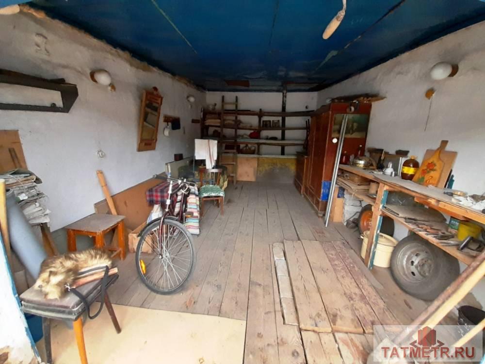 Продажа / Гаражи, Зеленодольск, гск. Песчаный карьер, 295 000 Продается кирпичный гараж в г. Зеленодольск. Ворота железные, распашные. В гараже есть погреб. Дороги до гаража-...