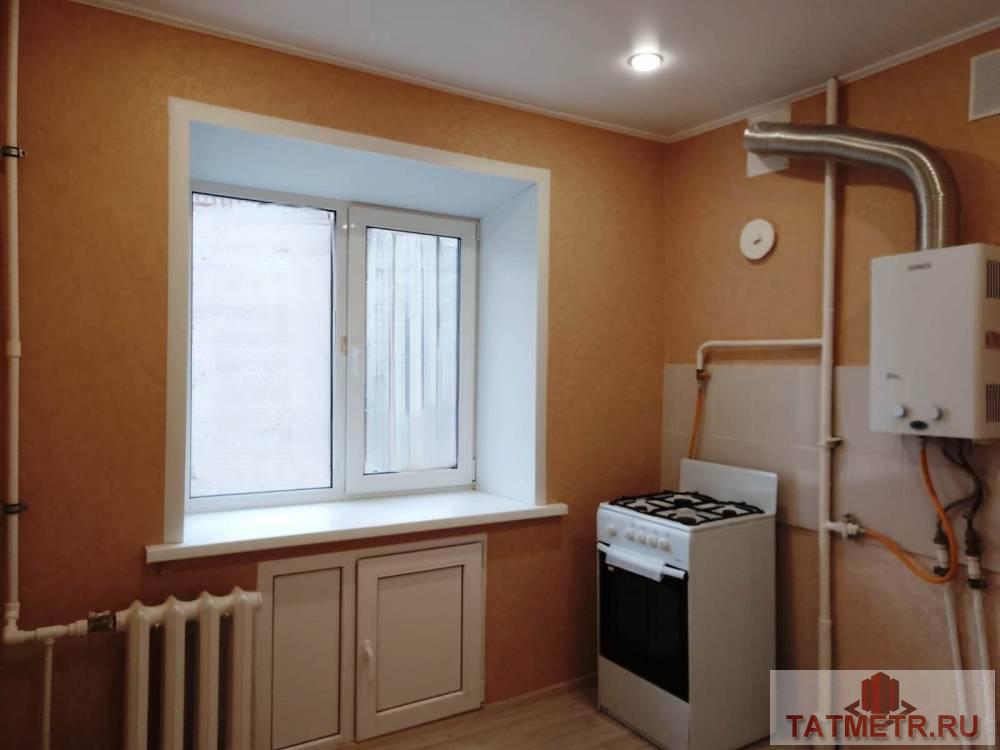 Продается шикарная квартира в спальном районе г. Зеленодольск. Квартира, теплая, уютная с отличным ремонтом. Потолки... - 5