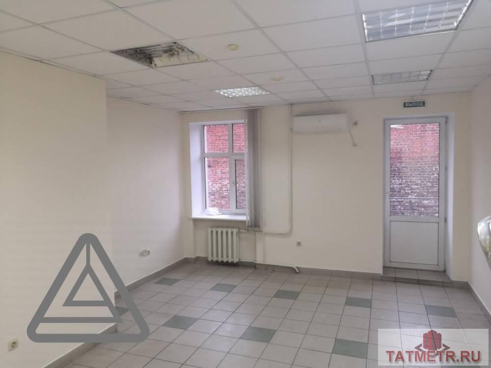 Аренда / Коммерческая / Free purpose, Казань, улица Тази Гиззата, 221 100 Сдается торгово- офисное помещение по адресу: ул. Тази Гиззата 4 . В отличном состоянии. (1 этаж) . В помещении: —... - 1