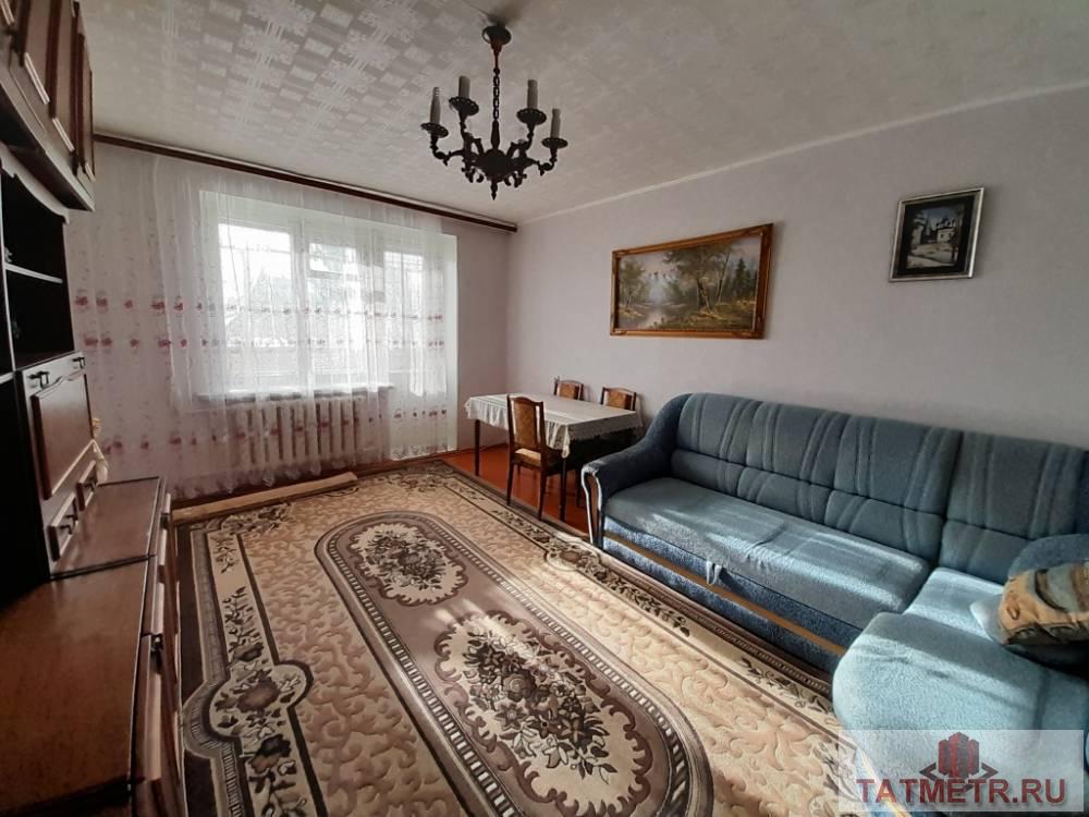 Продажа / Квартиры, Зеленодольск, Комсомольская улица, 5 093 000 Продается трехкомнатная квартира на среднем этаже в центре г. Зеленодольск. Комнаты большие, светлые, из гостиной...
