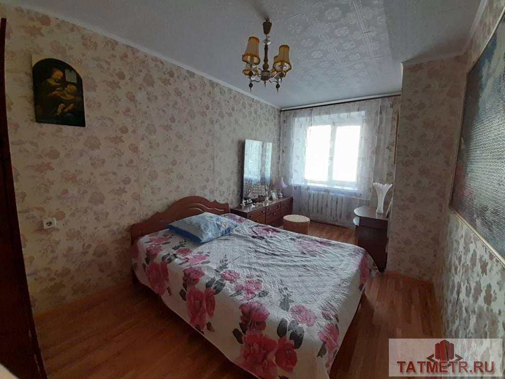 Продается трехкомнатная квартира на среднем этаже в центре г. Зеленодольск. Комнаты большие, светлые,  из гостиной... - 1