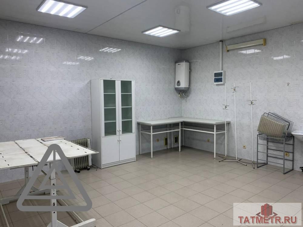 Аренда / Коммерческая / Free purpose, Казань, Набережная улица, 120 000 Сдам помещение свободного назначения, 300 кв.м на 2 этаже отдельно-стоящего здания, с чистовой отделкой. Есть... - 2
