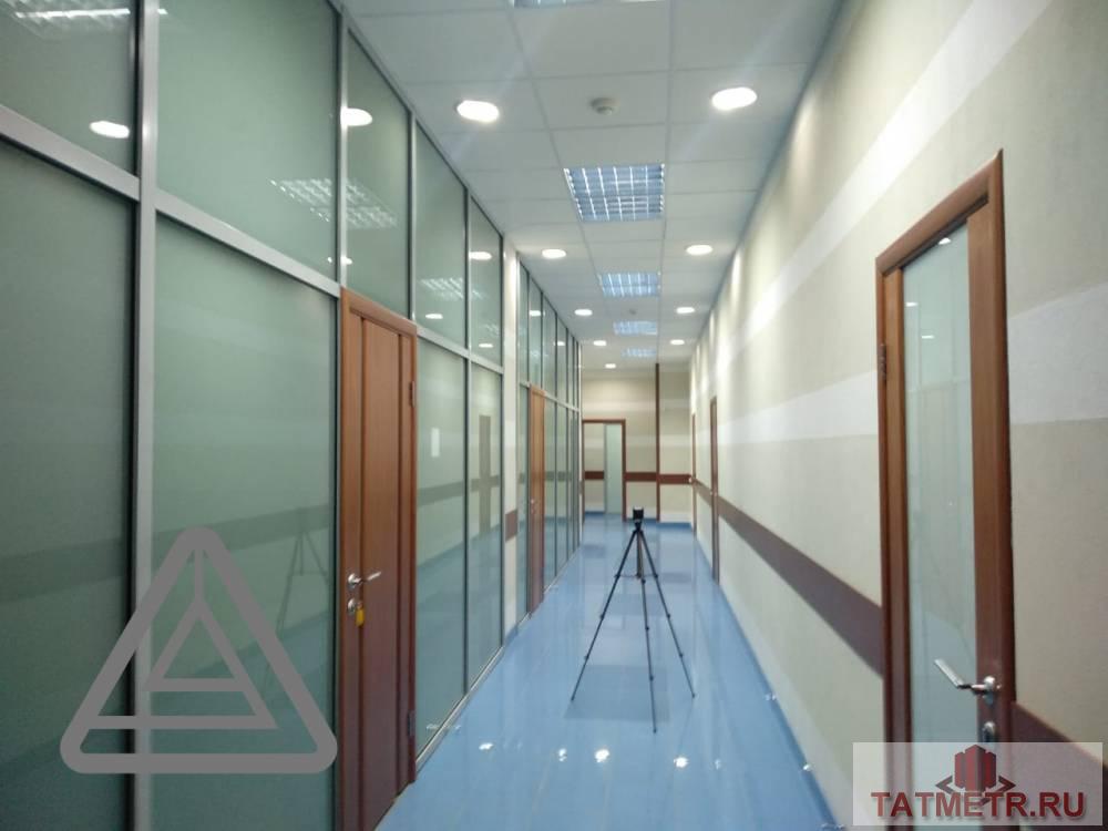 Коммерческая / Аренда / Офисы, Казань, улица Тази Гиззата, 32 900 Сдается помещение с окном 32.9 кв.м в бизнес центре по адресу: ул. Тази Гизата, 6/31. В помещении: — Интернет —... - 1