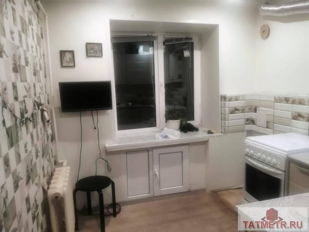 Продается отличная квартира в центре города Зеленодольск. Квартира теплая, уютная, окна стеклопакет, балкон... - 2