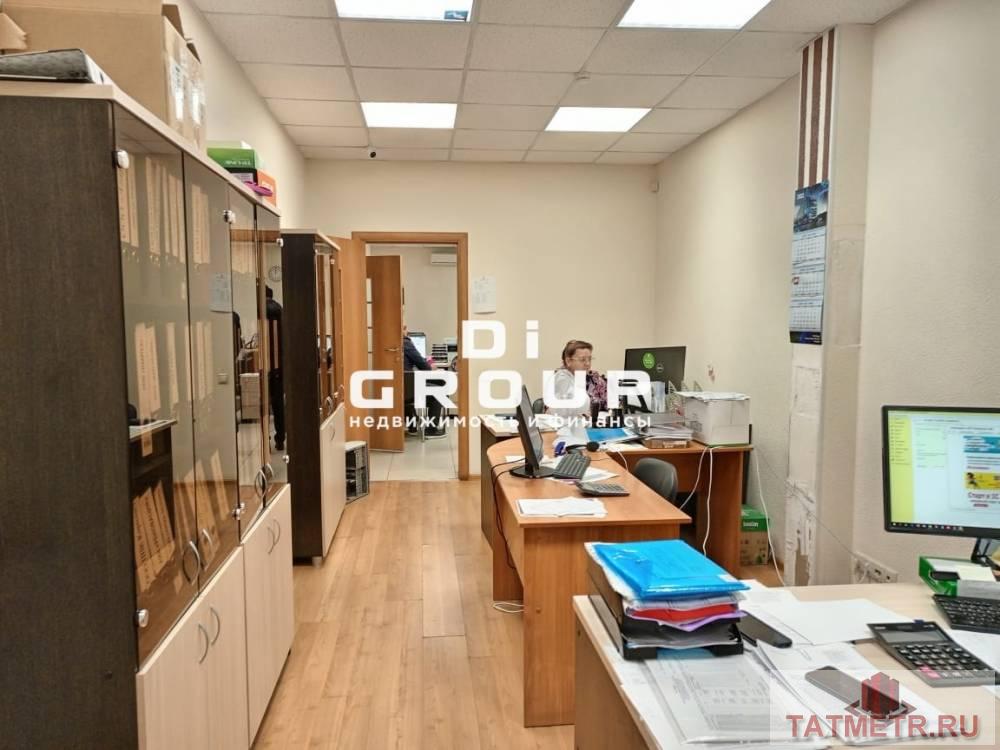 Продажа / Коммерческая / Office, Казань, улица Маршала Чуйкова, 15 000 000 Предлагается помещение на 1 этаже по ул.Чуйкова . Характеристики: — нежилое здание; — развитая инфраструктура; —... - 2