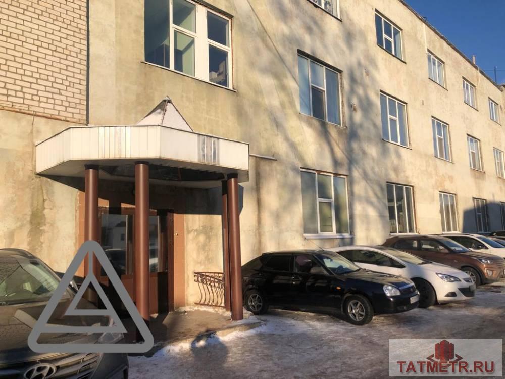 Коммерческая / Аренда / Офисы, Казань, улица Сеченова, 22 000 Сдается офисное помещение по адресу Сеченова 17 В помещении: Электричество Отопление Проведено водоснабжение Высота... - 12