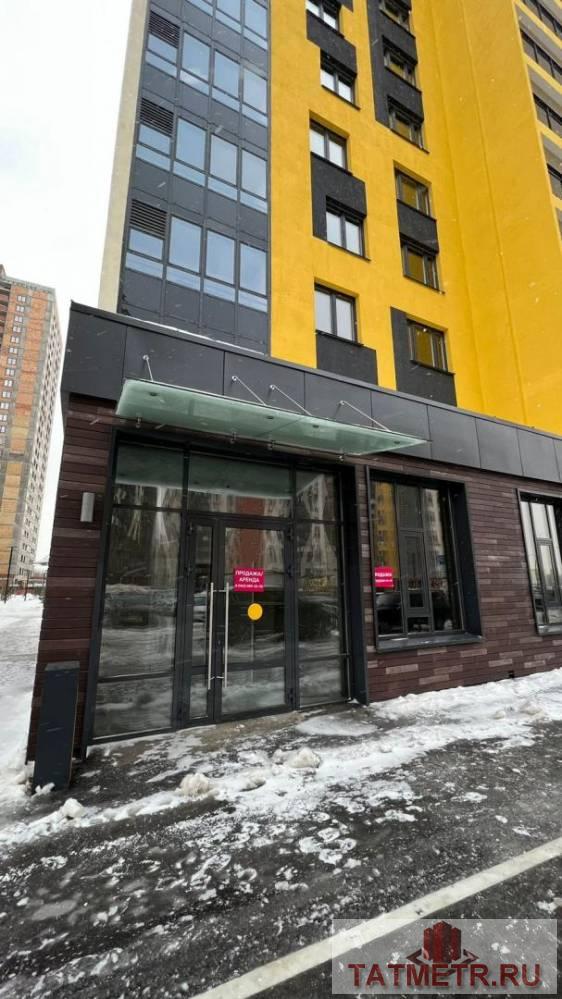 Продажа / Коммерческая / Office, Казань, улица Александра Курынова, 25 325 000 Продается помещение свободного назначения 111.3 кв м в ЖК Светлая долина . 1 линия, 1 этаж жилого многоэтажного дома,... - 1