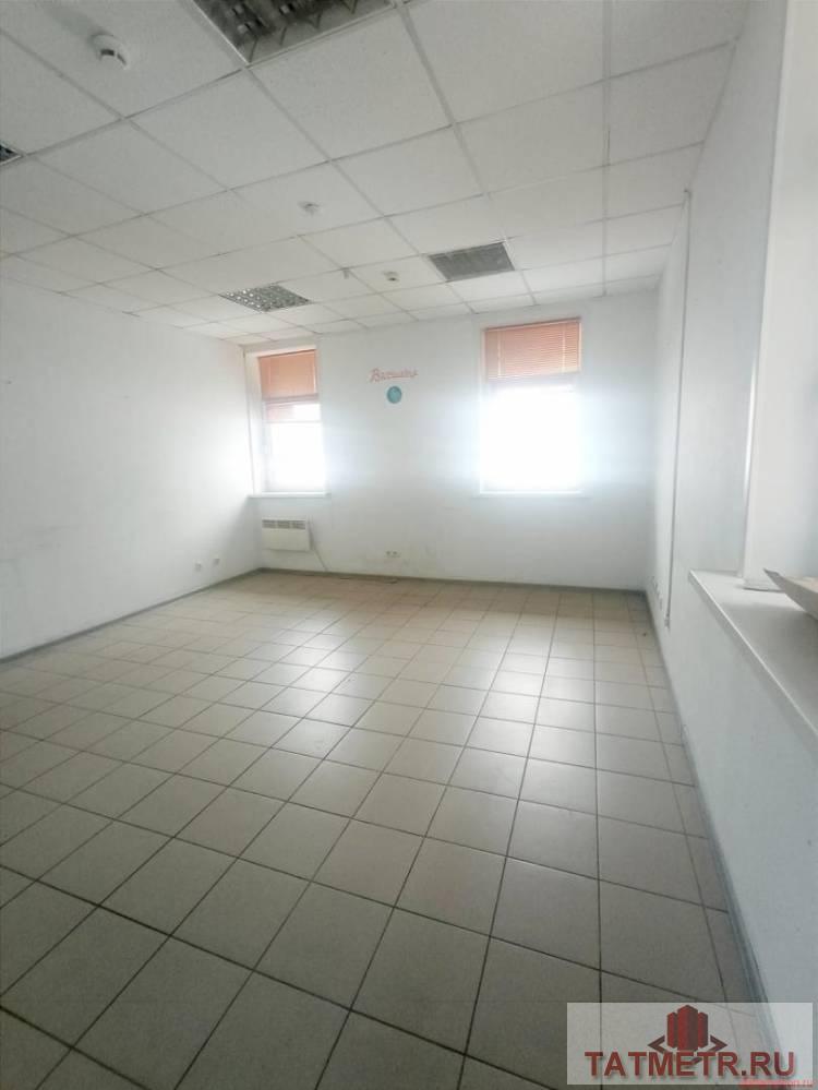 Продажа / Коммерческая / Office, Казань, улица Карла Маркса, 11 200 000 Продается блок офис в центре города. Дом расположен на пересечении улиц Карла Маркса и Гоголя. Яркий фасад, выполнен... - 9