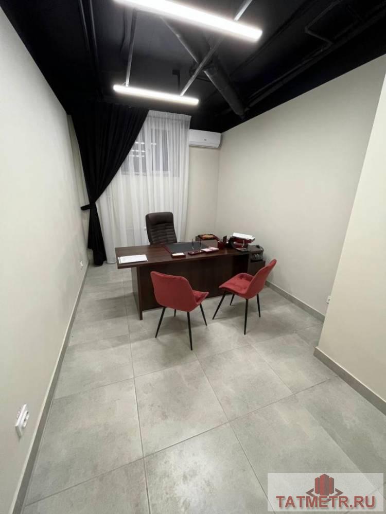 Продажа / Коммерческая / Office, Казань, 27 499 000 Продается офис по адресу Г.Кариева д.6, ЖК ХХI век. основные характеристики: — 3 входа (два с первой линии, один со... - 30