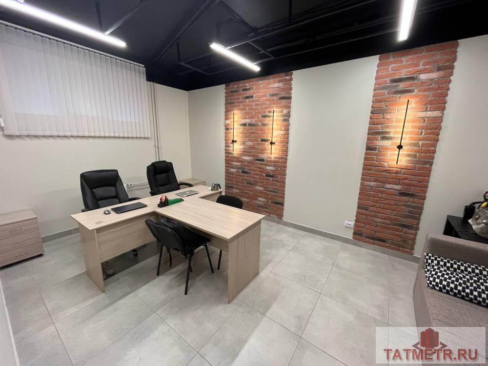 Продажа / Коммерческая / Office, Казань, 27 499 000 Продается офис по адресу Г.Кариева д.6, ЖК ХХI век. основные характеристики: — 3 входа (два с первой линии, один со... - 4