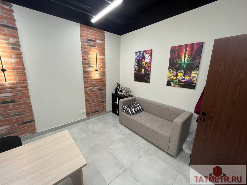 Продажа / Коммерческая / Office, Казань, 27 499 000 Продается офис по адресу Г.Кариева д.6, ЖК ХХI век. основные характеристики: — 3 входа (два с первой линии, один со... - 8
