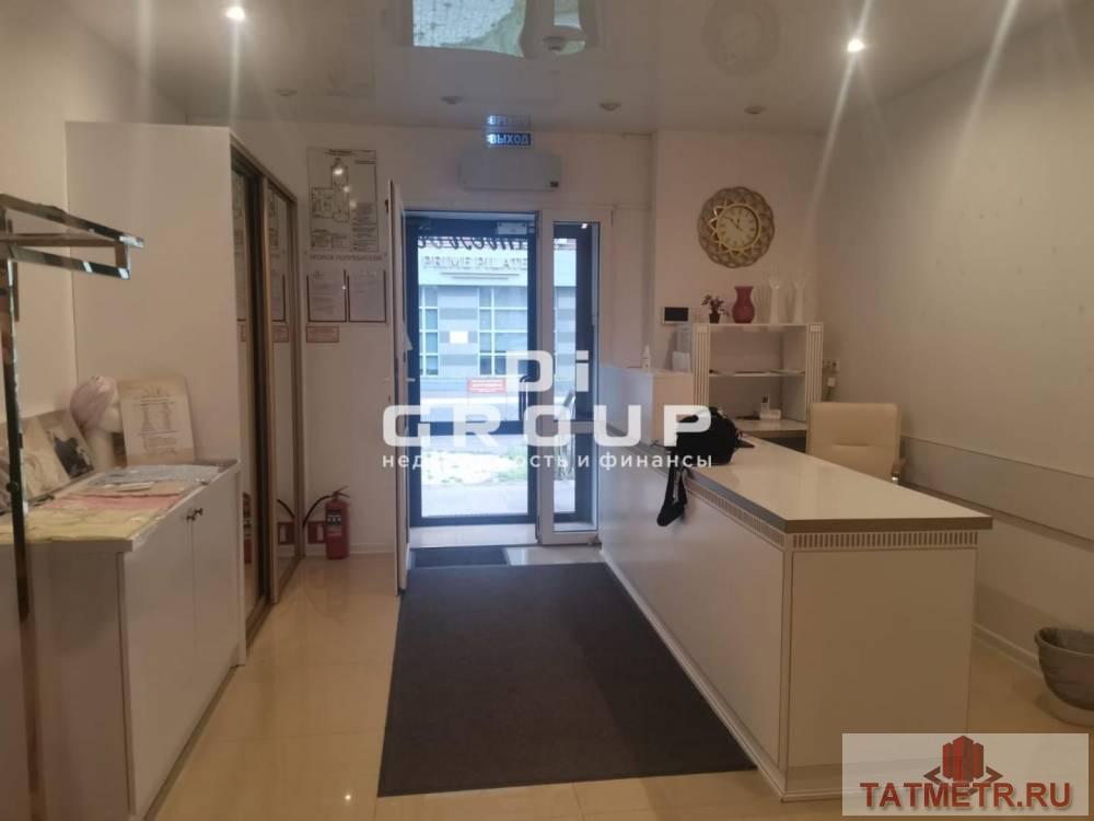 Продажа / Коммерческая / Office, Казань, Меридианная улица, 18 500 000 Продается помещение по ул. Меридианная. Основные характеристики: — высокий пешеходный и автомобильный трафик; — до...