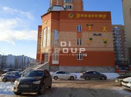 Сдается третий этаж отдельно стоящего трех этажного здания на...