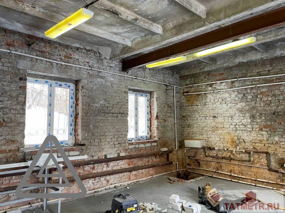 Аренда / Коммерческая / Warehouse, Казань, Воскресенская улица, 17 500 Сдается помещение по адресу Воскресенская 20. Помещение требует ремонта . В помещении: — Электричество — Отопление —...