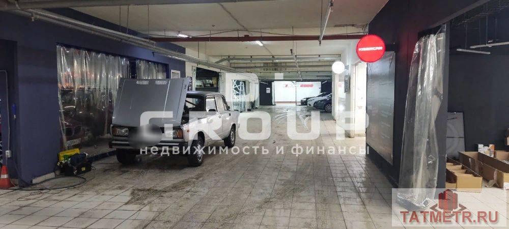 Аренда / Коммерческая / Warehouse, Казань, улица Космонавтов, 42 250 Сдается помещение 65 кв м (8*8). Цокольный этаж, 2 входа: через здание и заезд/выезд на улицу через ворота для...