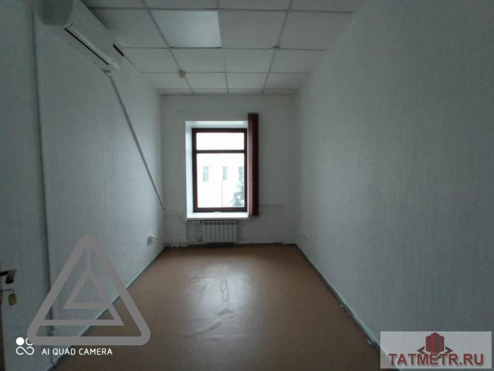 Коммерческая / Аренда / Офисы, Казань, улица Пушкина, 9 500 Сдается офис на 4 этаж площадью 10 кв.м по адресу г. Казань, ул. Пушкина, д. 30 . В помещении: — Интернет —... - 1