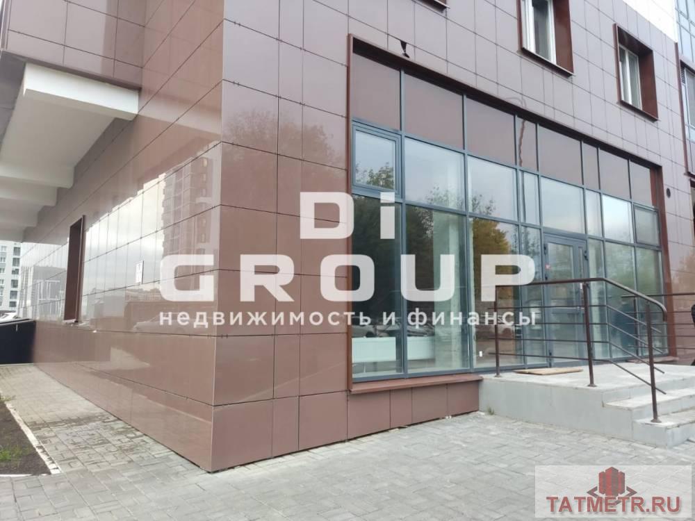 Продажа / Коммерческая / Office, Казань, улица Аделя Кутуя, 17 400 000 Продаю помещение свободного назначения в ЖК Паруса пл 145 кв м. Это 1 линия ,торцевое с внешней стороны дома в корп... - 8