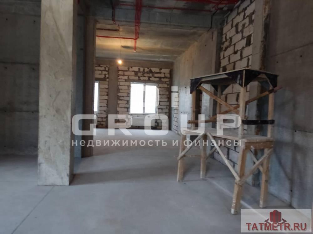 Продажа / Коммерческая / Office, Казань, улица Аделя Кутуя, 14 688 000 Продаю помещение свободного назначения в ЖК Паруса пл 122.4 кв м. Это 1 этаж. С отдельным входом с улицы ,торцевое с... - 8