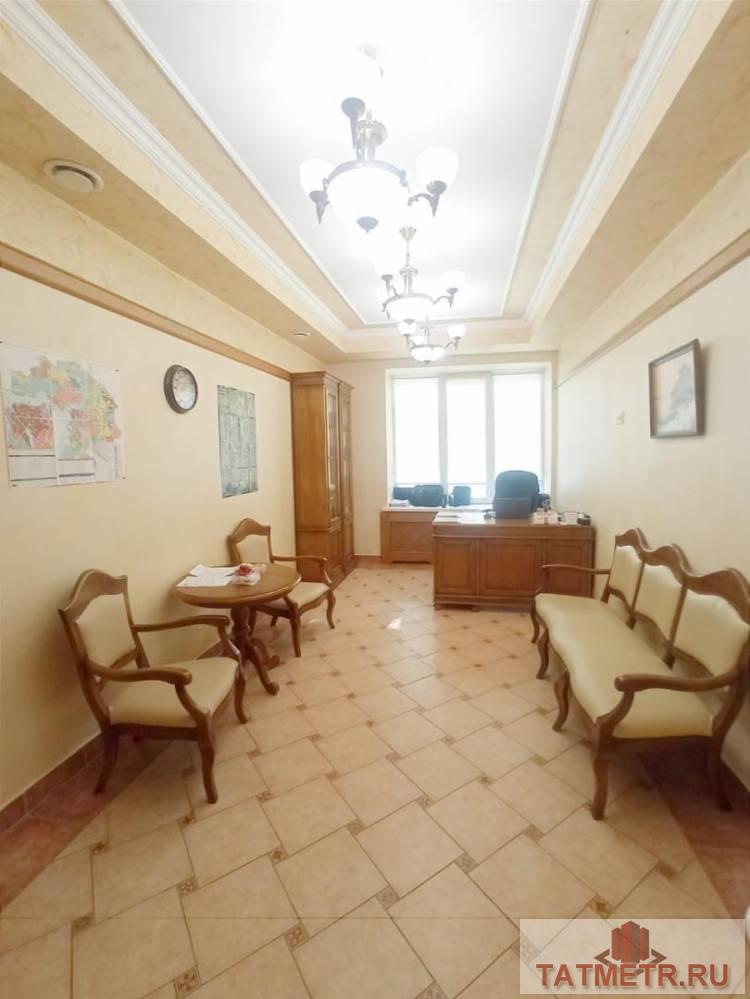 Продажа / Коммерческая / Office, Казань, улица Достоевского, 36 000 000 Продается помещение свободного назначения в центре Казани, отдельный вход со двора , классическая кабинетная нарезка.... - 36