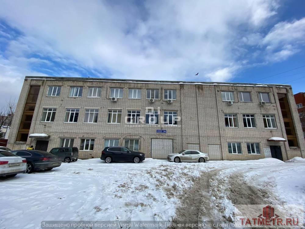 Продается 3-х этажное отдельно стоящее здание в Советском районе. Общая площадь здания 2058 кв.м., земельный участок...