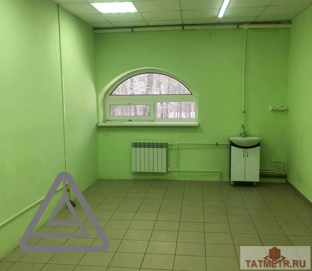 Коммерческая / Аренда / Офисы, Казань, улица Комиссара Габишева, 16 000 Сдается офисное помещение по адресу Габишева 17б. Подходит по кабинет косметолога, мастер классы, салон красоты. В...