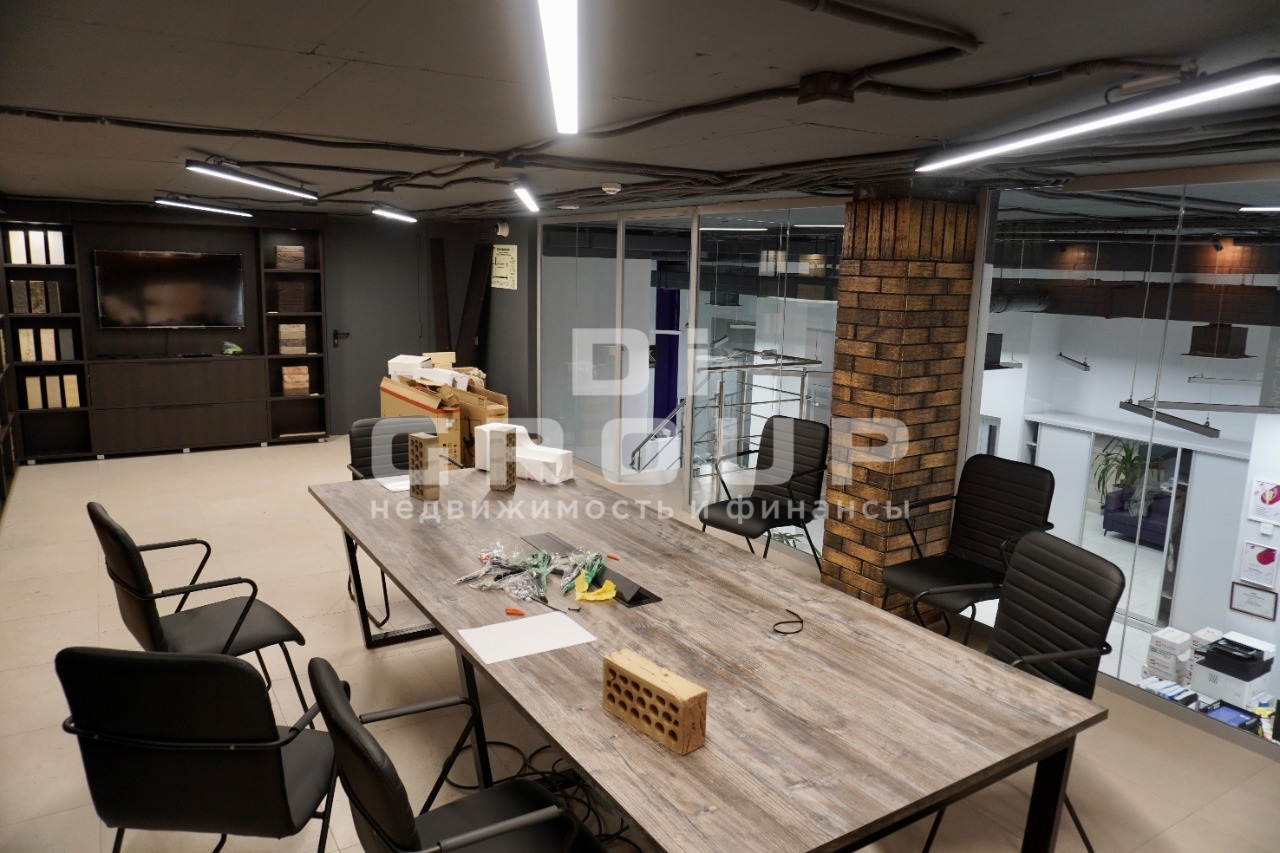 Продажа / Коммерческая / Office, Казань, улица Габдуллы Кариева, 45 795 000 Продается помещение с ремонтом в ЖК 21 век. Находится на 1 этаже, удобные подъездные пути, вход с улицы отдельный. С...