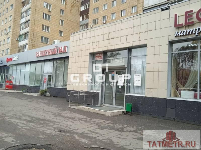 Коммерческая / Аренда / Офисы, Казань, проспект Ямашева, 103 400 Сдается помещение свободного (торгового) назначения 103,4 м². Характеристики: — разделено на 2 помещения, подсобка и...