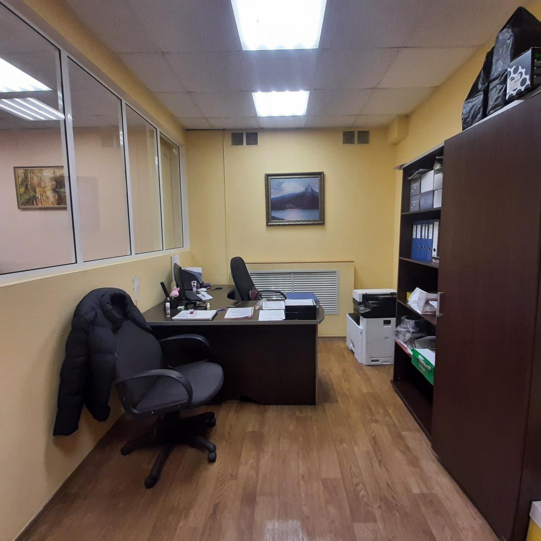 Продажа / Коммерческая / Office, Казань, улица Толбухина, 15 500 000 Продается офисное помещение, расположенное в Советском районе по улице Толбухина. Общая площадь помещения — 200...