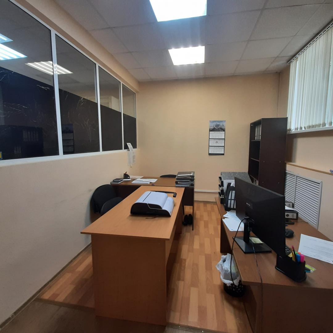 Продажа / Коммерческая / Office, Казань, улица Толбухина, 15 500 000 Продается офисное помещение, расположенное в Советском районе по улице Толбухина. Общая площадь помещения — 200... - 2