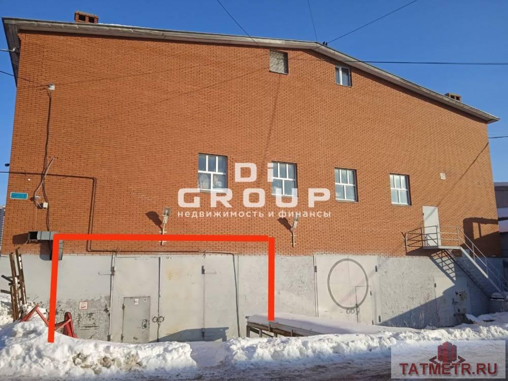 Аренда / Коммерческая / Warehouse, Казань, улица Родины, 251 490 Сдается складское помещение в Советском районе по ул. Родина общей площадью 838,3 кв.м. Склад находится в промзоне на...