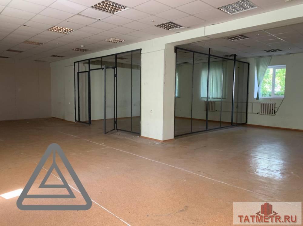 Аренда / Коммерческая / Warehouse, Казань, улица Космонавтов, 99 000 Сдается помещение свободного назначения по адресу Космонавтов 67. В отличном состоянии. В помещении: — Телефон —... - 1