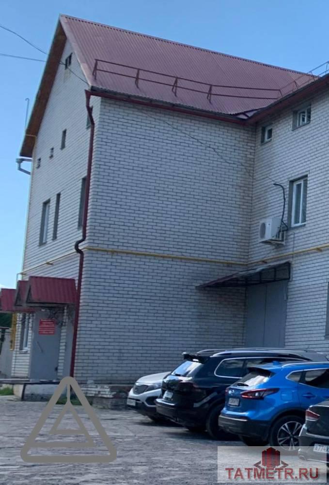 Аренда / Коммерческая / Warehouse, Казань, улица Космонавтов, 99 000 Сдается помещение свободного назначения по адресу Космонавтов 67. В отличном состоянии. В помещении: — Телефон —... - 8