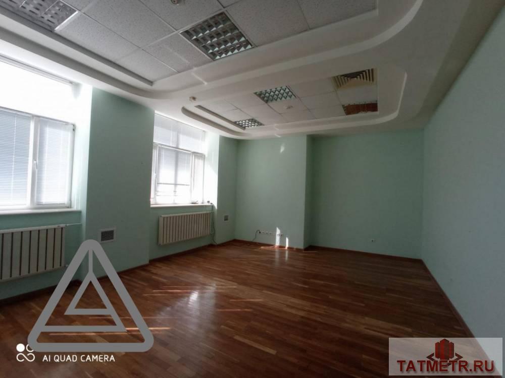 Аренда / Коммерческая / Warehouse, Казань, улица Зинина, 42 500 Сдается склад с воротами с помещениями площадь 50 кв.м на 1 этаже по адресу Зинина 4. В хорошем состоянии. В...