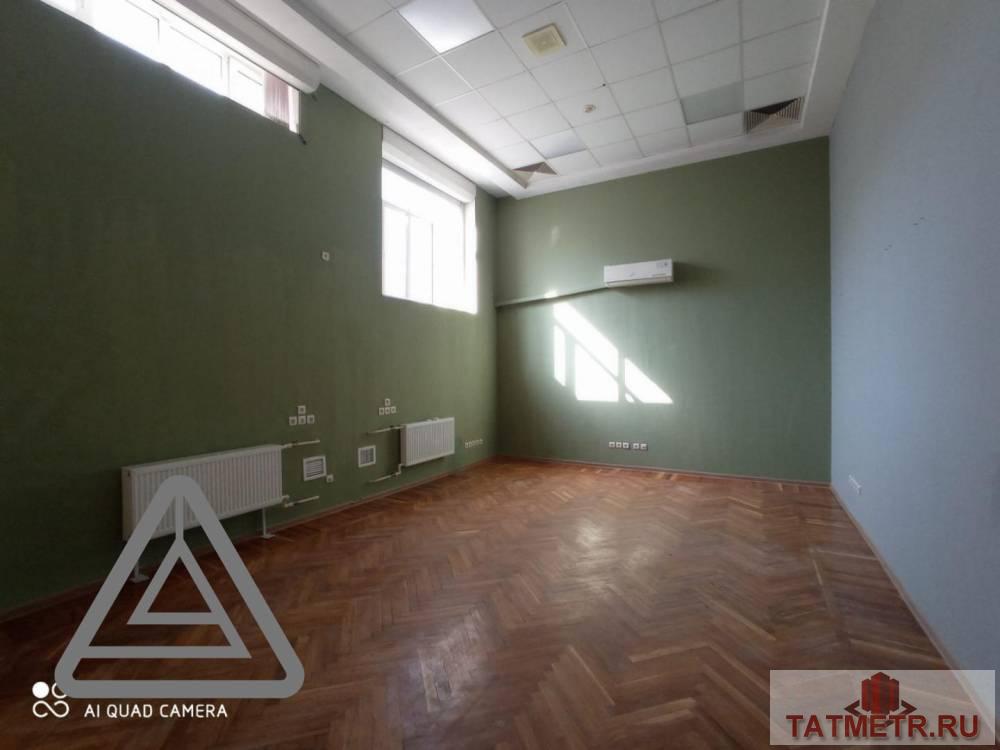 Аренда / Коммерческая / Warehouse, Казань, улица Зинина, 42 500 Сдается склад с воротами с помещениями площадь 50 кв.м на 1 этаже по адресу Зинина 4. В хорошем состоянии. В... - 3