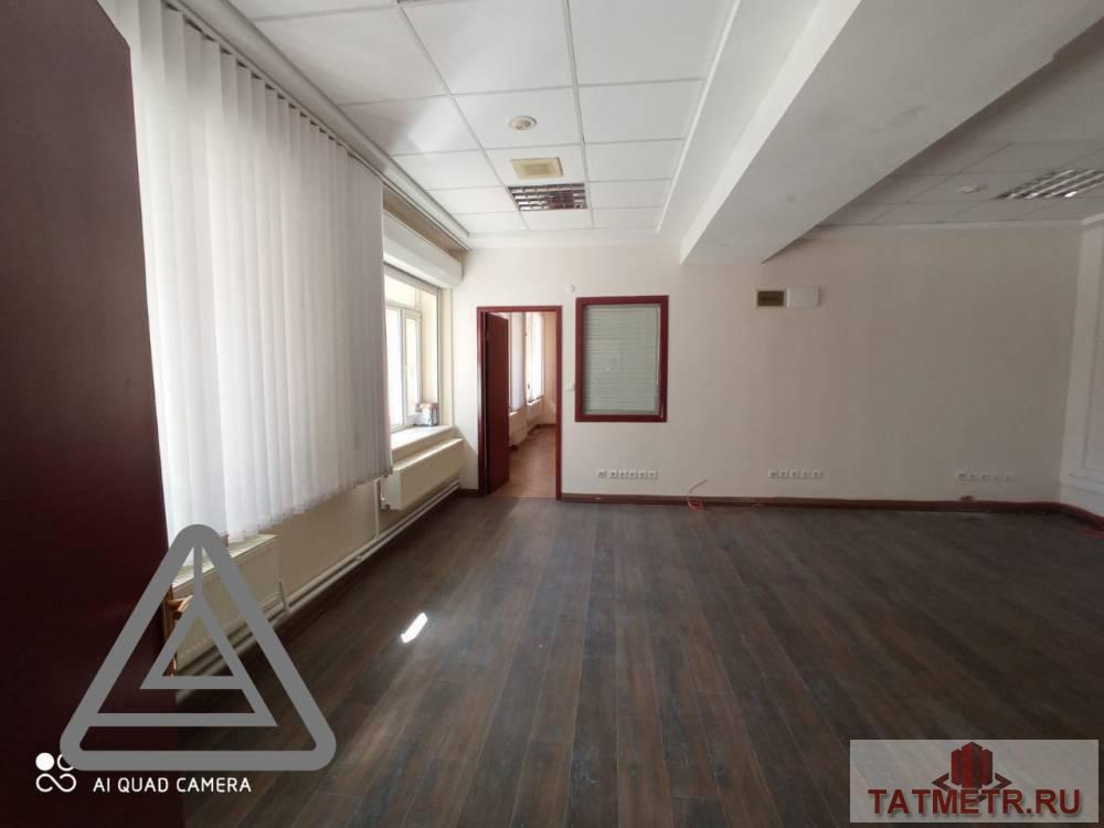 Коммерческая / Аренда / Офисы, Казань, улица Зинина, 94 500 Сдается помещение на 2 этаже площадь 126 кв.мпо адресу Зинина 4. В хорошем состоянии. В помещении: — Телефон —... - 1