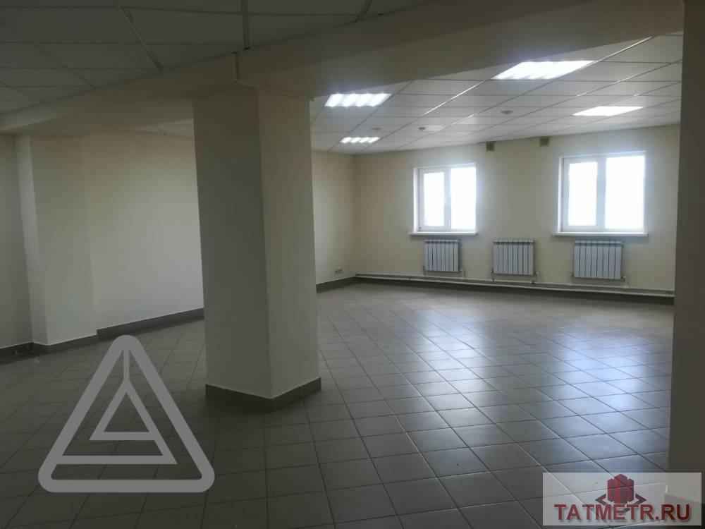 Аренда / Коммерческая / Warehouse, Казань, Проспект Победы, 39 000 Сдается помещение свободного назначения по адресу Проспект Победы 206. Подходит под склад, швейный цех,офис В хорошем... - 1